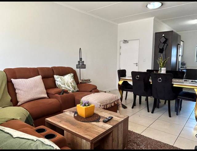 3 BEDROOM APARTMENT FOR SALE IN SANDOWN